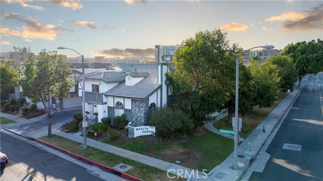 Property photo of 217 E Commonwealth