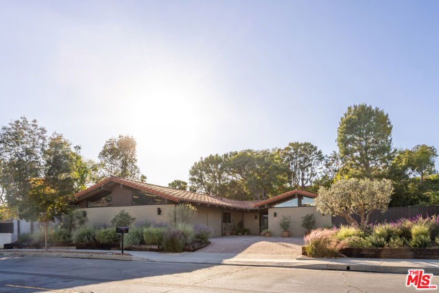 Property photo of 2419 Westridge RD