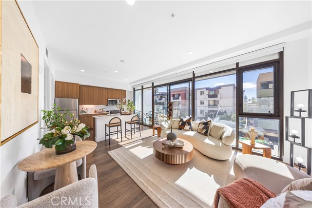 Property photo of 709 E Walnut ST