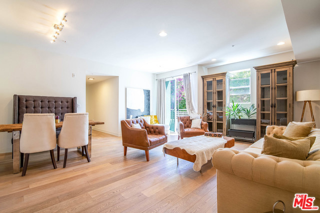 Property photo of 436 S Virgil AV