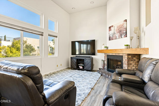Property photo of 1014 S marengo AV