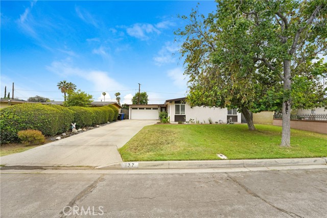 Photo of 137 N Viceroy Av