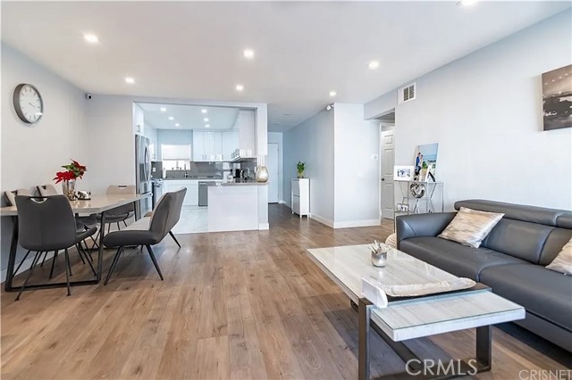 Property photo of 1236 N Columbus AV