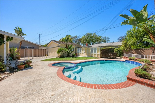 Property photo of 939 W Orange RD