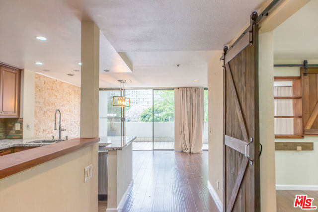 Property photo of 880 W 1st ST