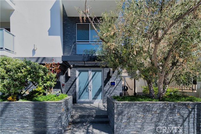 Property photo of 7133 Hawthorn AV