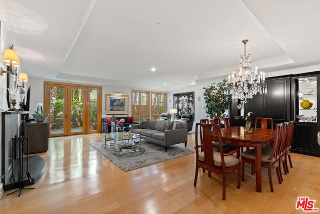 Photo of 411 N Oakhurst Dr