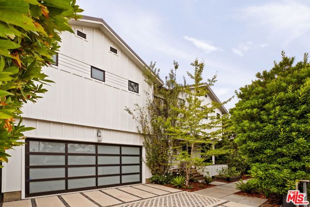 Property photo of 1023 Superba AV