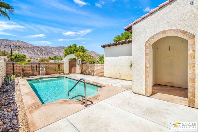 Property photo of 52070 Avenida Mendoza