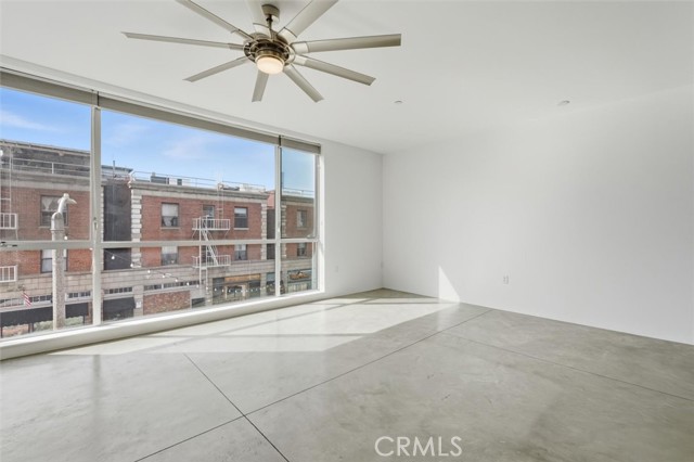 Property photo of 285 W 6th