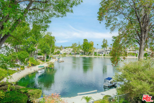 Property photo of 4618 Park Mirasol