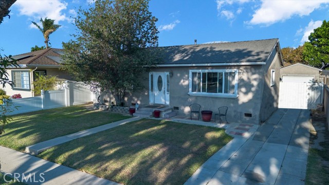 Property photo of 6172 Dunrobin Ave.