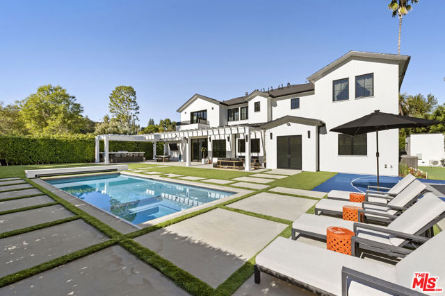 Property photo of 16866 Mooncrest DR