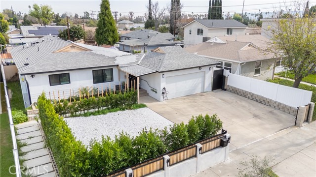 Property photo of 7410 Cozycroft AV