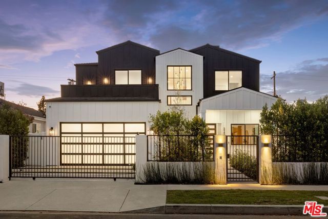 Photo of 5945 Hesperia Av