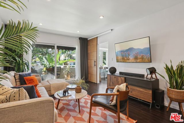 Property photo of 1330 N Crescent Heights BL