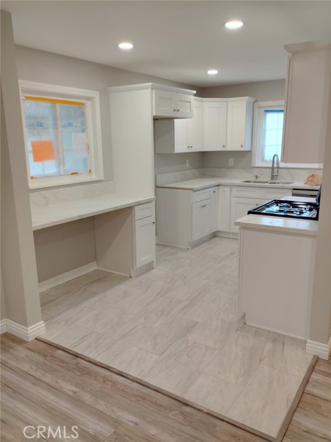Property photo of 5710 Burlingame DR