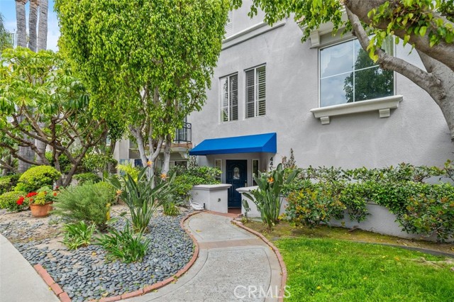Property photo of 4406 Moorpark WY