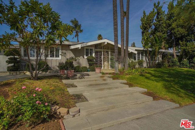 Property photo of 23041 Calabash ST