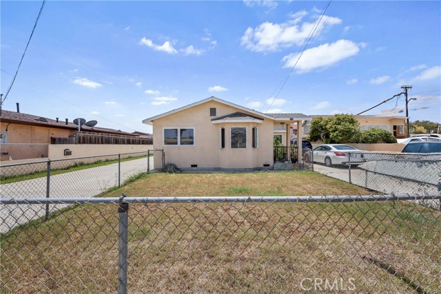 Property photo of 546 E 220th ST