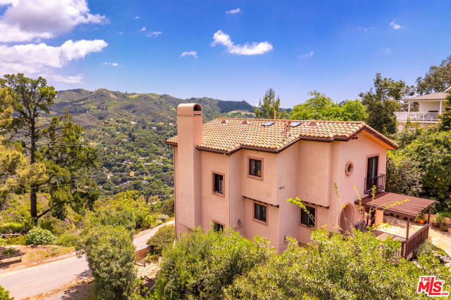 Property photo of 21322 Hillside DR
