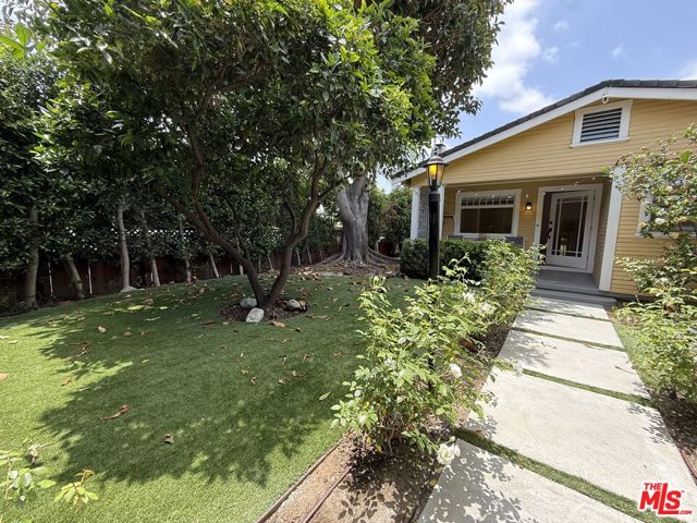 Property photo of 901 N Orange Grove AV