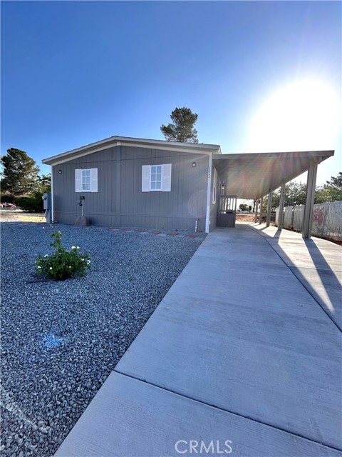 Property photo of 13984 Victoria Dr