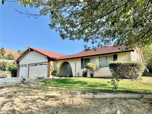 Property photo of 220 W Blaine ST