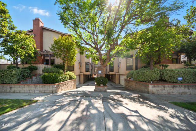 Property photo of 832 Magnolia AV