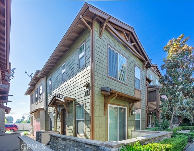 Property photo of 717 S Azusa AV