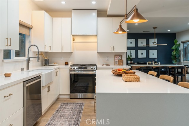 Photo of 7247 Genesta Ave