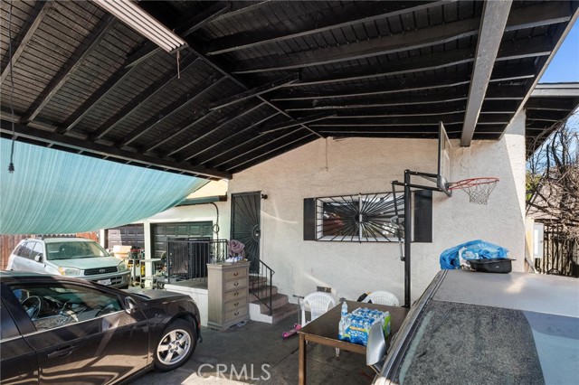 Property photo of 1571 E 118th