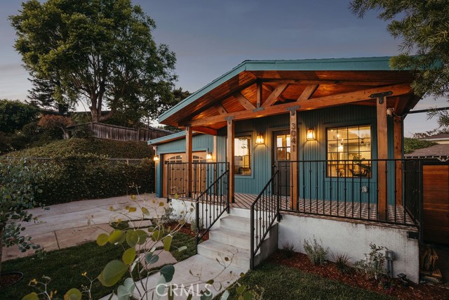 Photo of 3041 Atwater