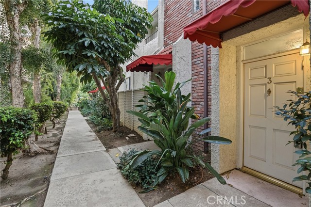 Property photo of 6540 Hayvenhurst AV