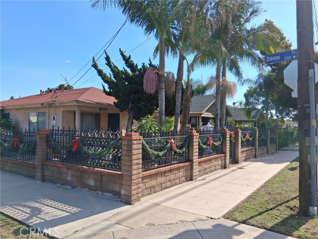 Property photo of 1056 N Fries