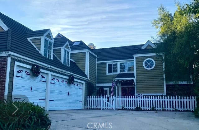 Property photo of 221 S Summertree