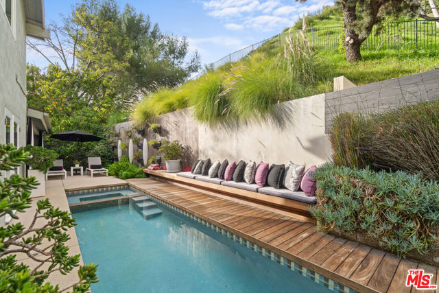 Property photo of 9767 Apricot LN