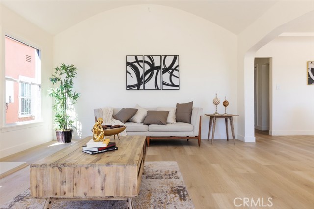 Property photo of 2127 W 76th