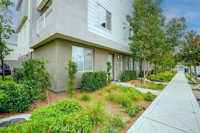 Property photo of 1882 S Westside DR
