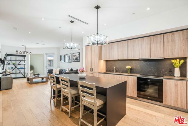 Property photo of 1030 N Kings RD