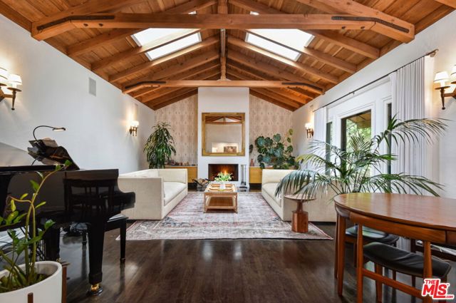 Property photo of 4277 Beck AV