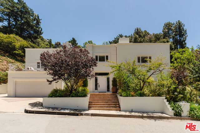 Property photo of 1570 Roscomare RD
