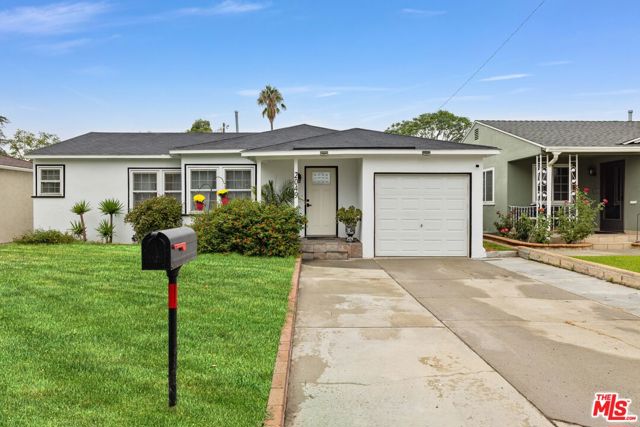 Property photo of 2049 N Screenland DR