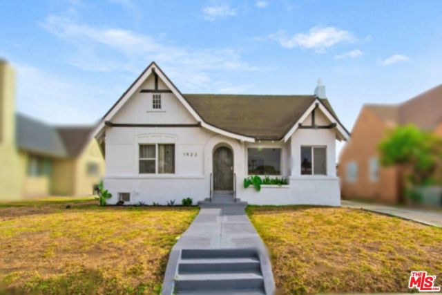 Property photo of 1922 W 78th PL