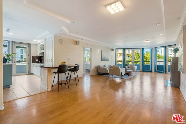 Property photo of 1645 Malcolm AV