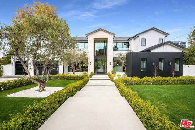 Property photo of 15907 Valley Vista BL