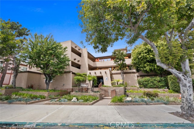 Property photo of 2501 W Redondo Beach BL