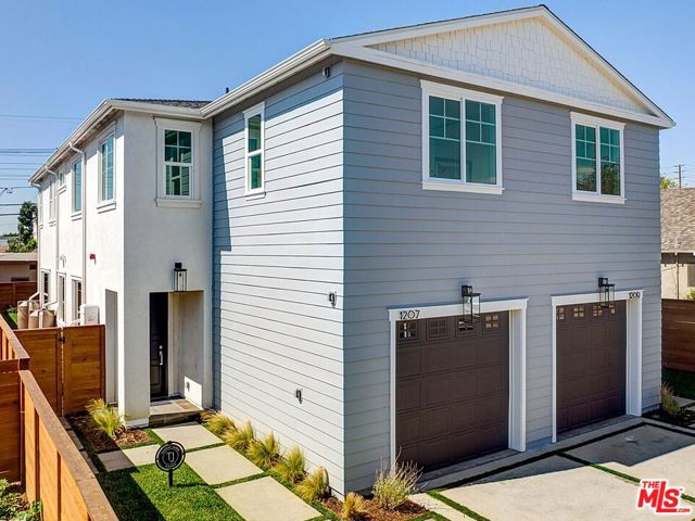 Property photo of 1209 N Commonwealth