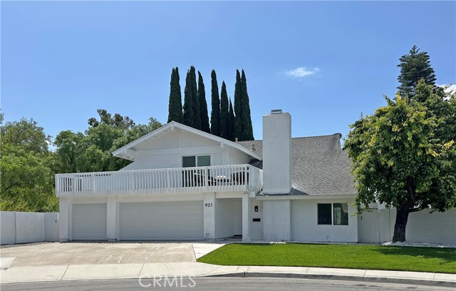 Property photo of 921 Dahlia AV