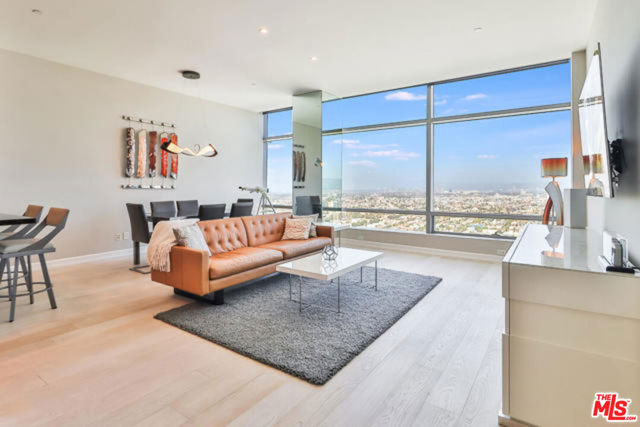 Property photo of 900 W Olympic BL
